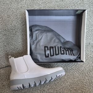 Cougar Glossy Grey Boots with Gray Sole
